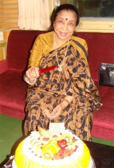 Asha Bhosle turns 78. Wish her!